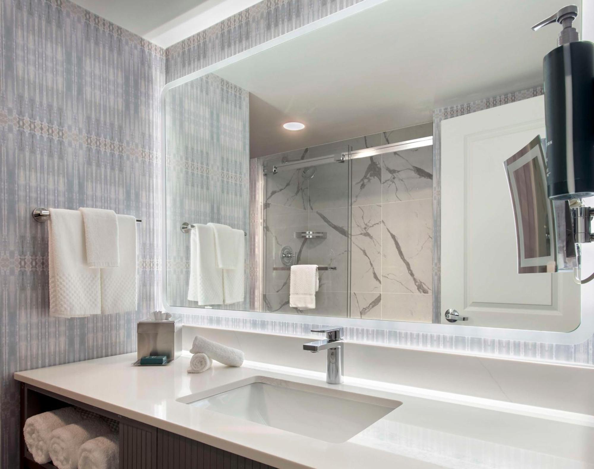 Doubletree By Hilton Poughkeepsie Otel Dış mekan fotoğraf